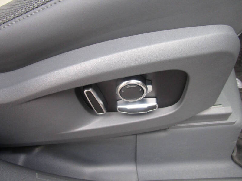 2023 Land Rover Defender 130 X