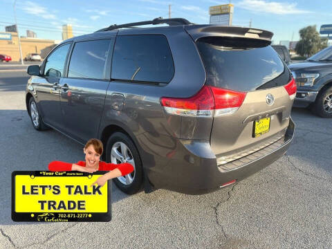 2011 Toyota Sienna LE 7-Passenger Auto Access Seat