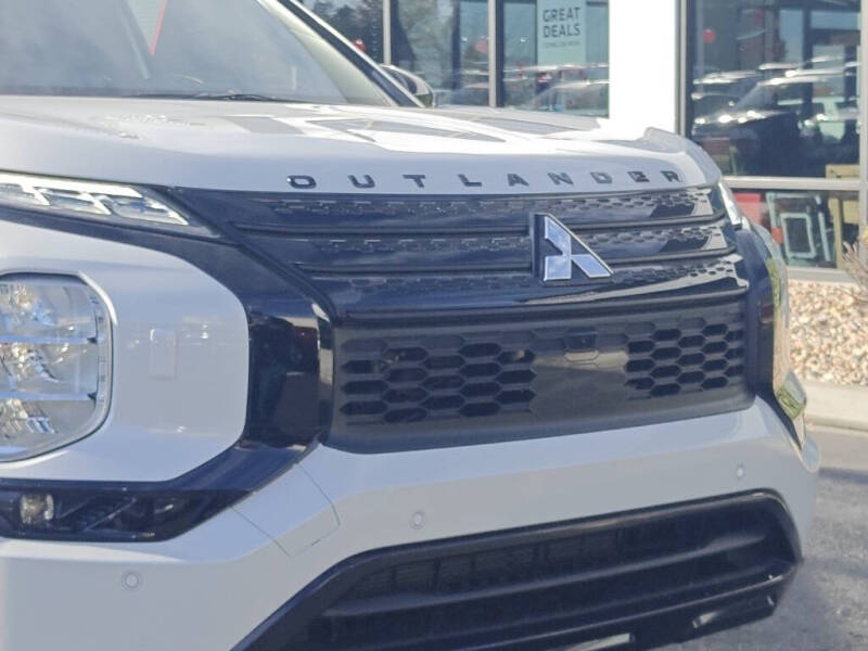 2025 Mitsubishi Outlander PHEV SEL Black Edition