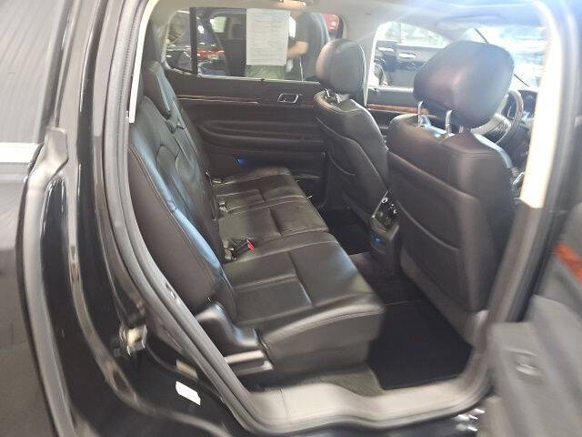 2017 Lincoln MKT Elite