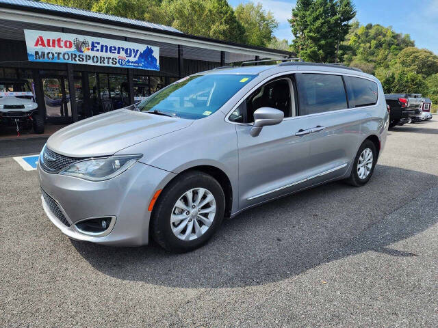 2017 Chrysler Pacifica for sale at Auto Energy in Lebanon, VA