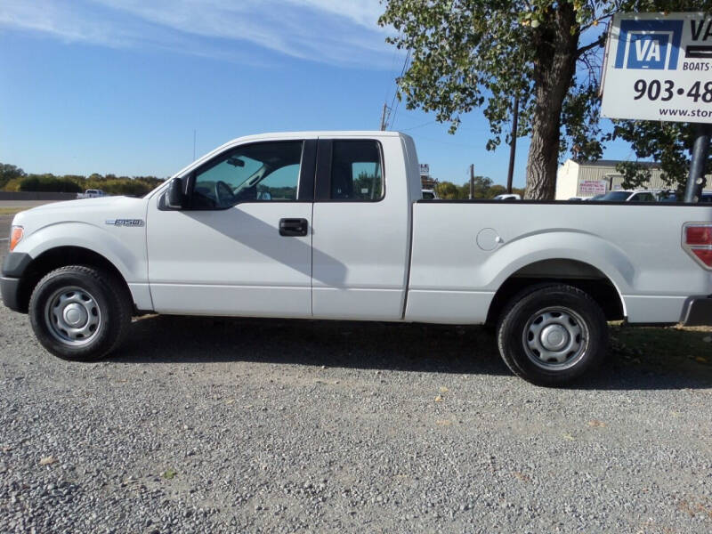 2013 Ford F-150 for sale at AUTO FLEET REMARKETING, INC. in Van Alstyne TX