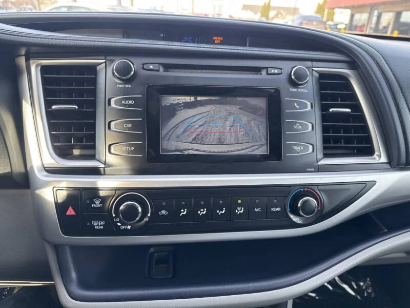 2015 Toyota Highlander LE