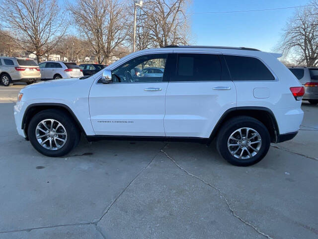 2015 Jeep Grand Cherokee for sale at Auto Connection in Waterloo, IA