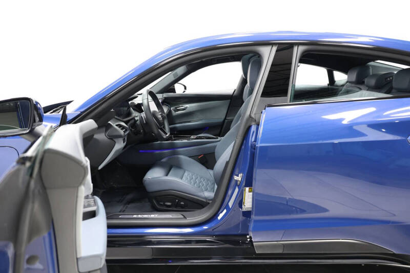 2024 Audi e-tron GT quattro Premium Plus