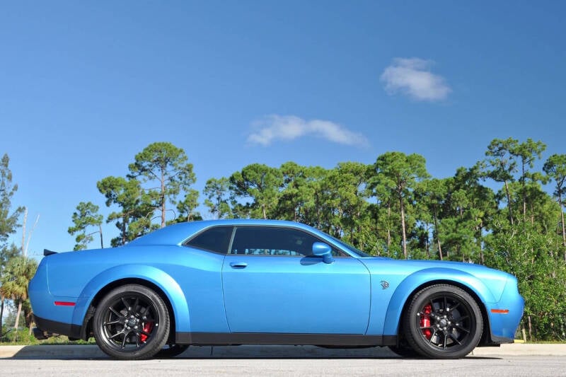 2023 Dodge Challenger SRT photo 8