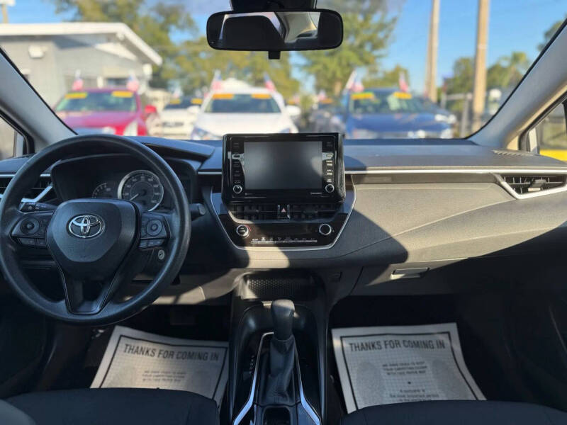 2022 Toyota Corolla LE