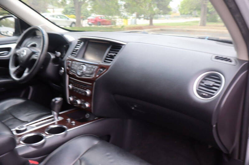 2016 Nissan Pathfinder Platinum