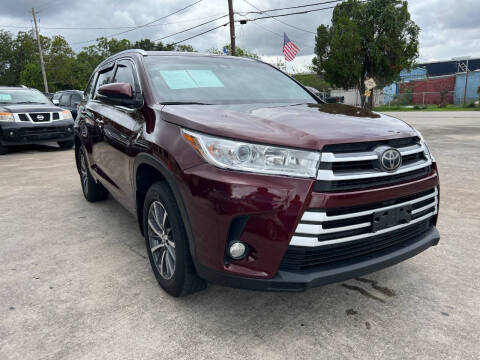 2018 Toyota Highlander for sale at Fiesta Auto Finance in Houston TX