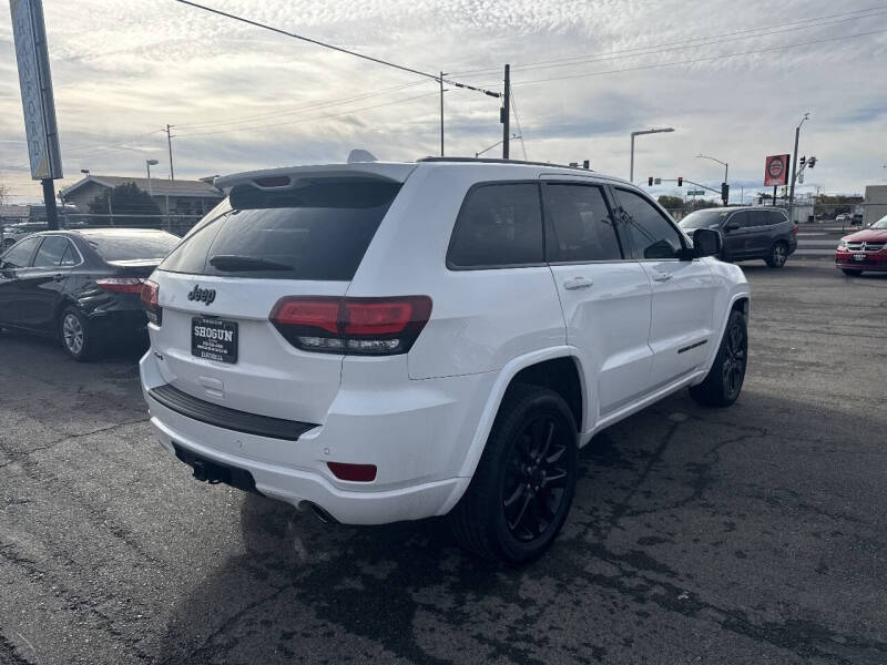 2020 Jeep Grand Cherokee Altitude