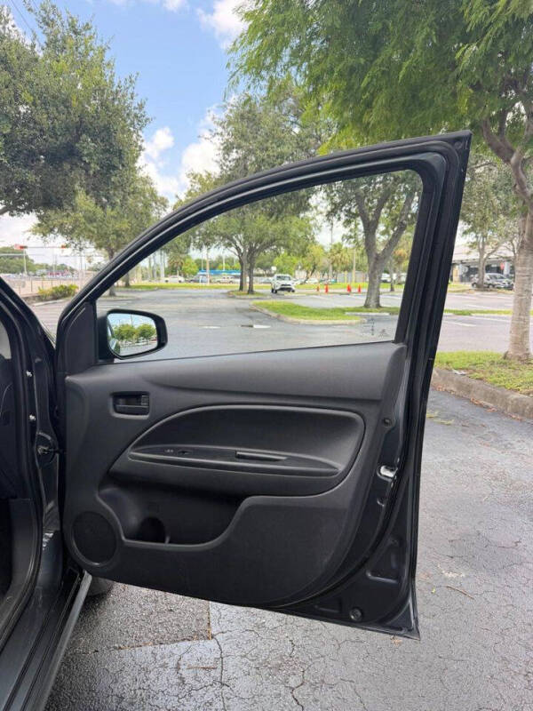 2024 Mitsubishi Mirage ES