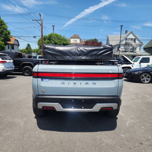 2022 Rivian R1T Adventure