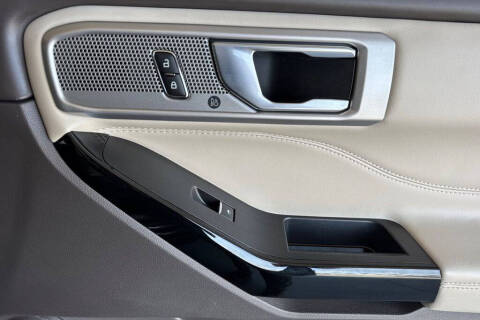2022 Ford Explorer Hybrid Platinum