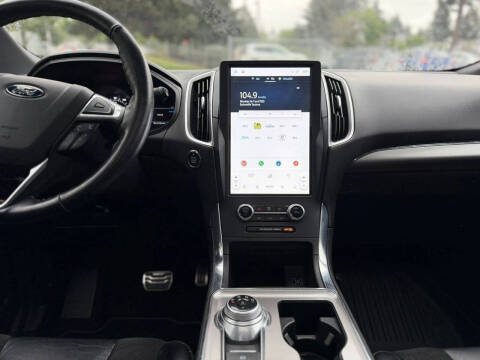 2022 Ford Edge ST