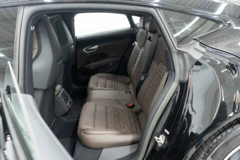 2023 Audi e-tron GT quattro Premium Plus