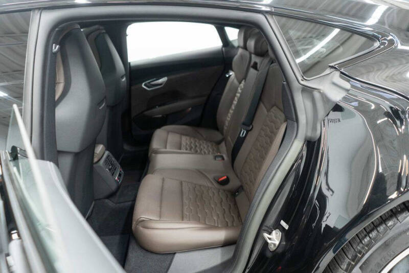 2023 Audi e-tron GT quattro Premium Plus