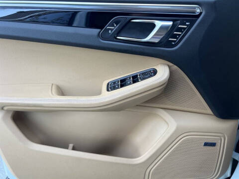 2017 Porsche Macan S