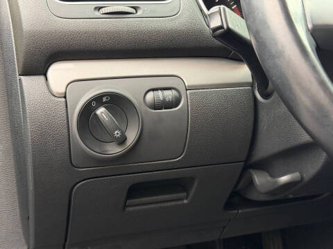 2013 Volkswagen Golf 2.5L PZEV