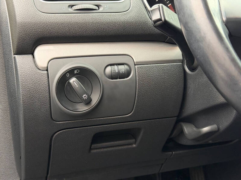 2013 Volkswagen Golf 2.5L PZEV