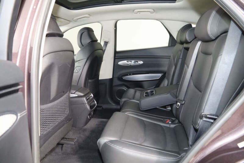 2022 Genesis GV70 2.5T Standard