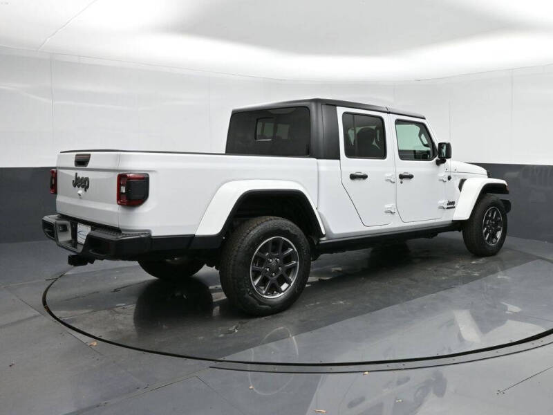 2021 Jeep Gladiator Sport