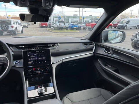 2026 Jeep Grand Cherokee L Laredo