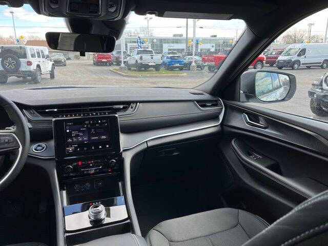 2026 Jeep Grand Cherokee L Laredo