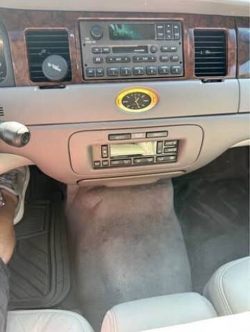 2001 Lincoln Town Car Cartier L