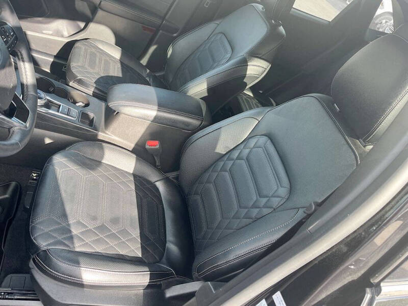 2024 Ford Escape Platinum