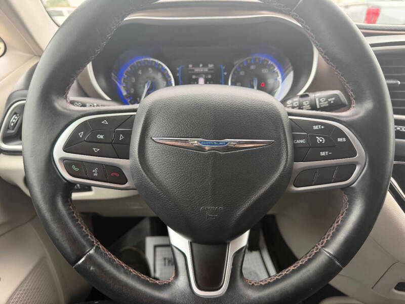 2017 Chrysler Pacifica Touring-L