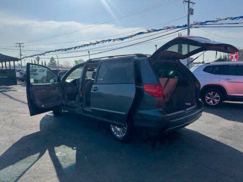 2007 Toyota Sienna XLE 7-Passenger