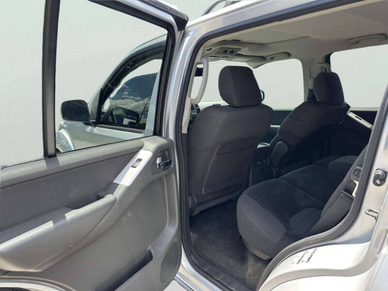 2012 Nissan Pathfinder Silver Edition