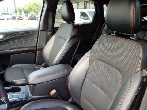 2025 Ford Escape ST-Line Select