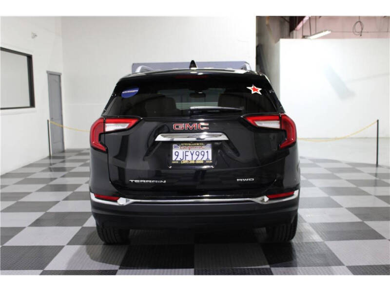 2024 GMC Terrain SLT