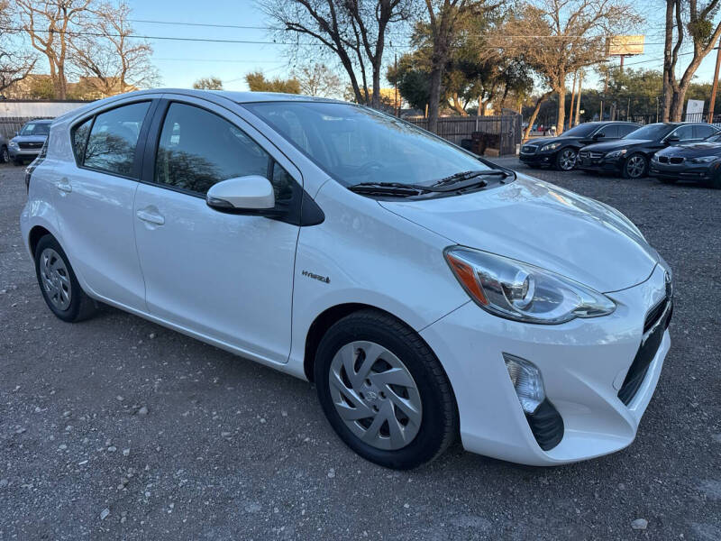 2016 Toyota Prius c Three