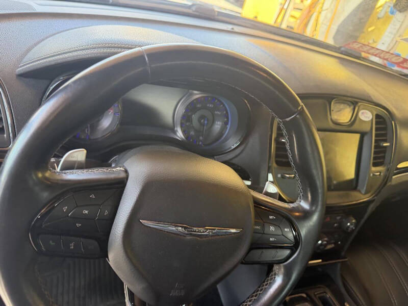 2017 Chrysler 300
