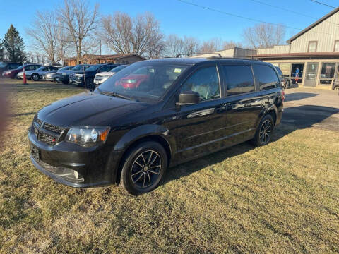 2015 Dodge Grand Caravan for sale at COUNTRYSIDE AUTO INC in Austin MN