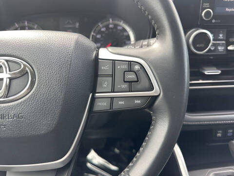 2022 Toyota Highlander LE