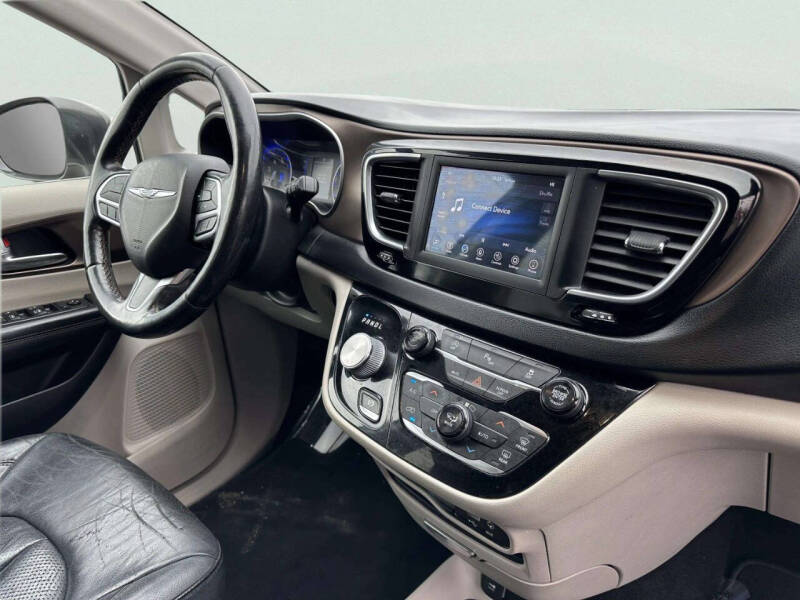 2019 Chrysler Pacifica Touring L 35th Anniversary