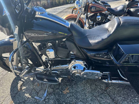 2011 Harley-Davidson FLHX -