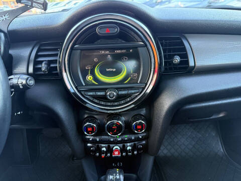 2017 MINI Hardtop 4 Door Cooper
