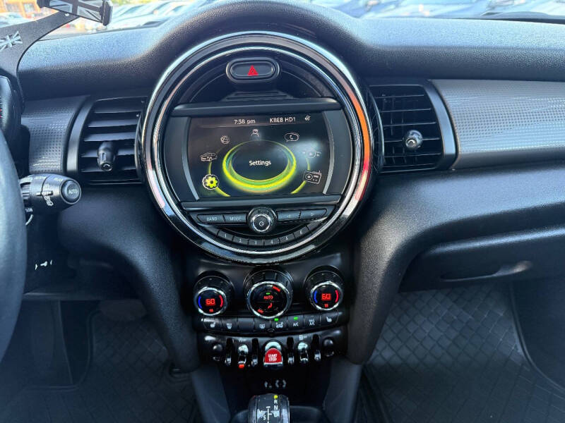 2017 MINI Hardtop 4 Door Cooper