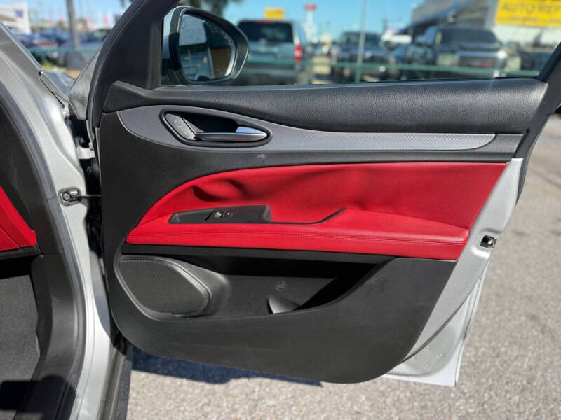 2018 Alfa Romeo Stelvio Sport