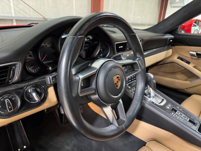 2018 Porsche 911 Carrera