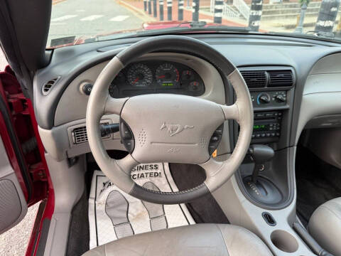 2004 Ford Mustang GT Deluxe