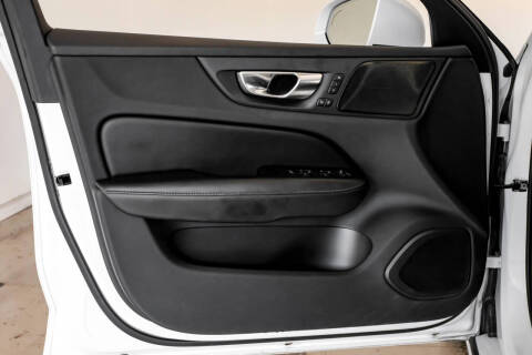 2020 Volvo S60 T5 Momentum