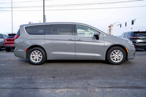 2023 Chrysler Pacifica Touring L
