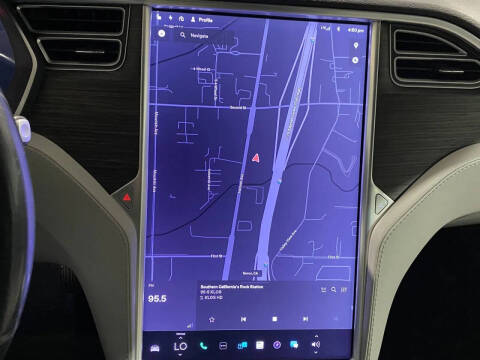 2015 Tesla Model S 70D