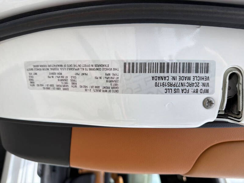 2023 Chrysler Pacifica Plug-In Hybrid Pinnacle