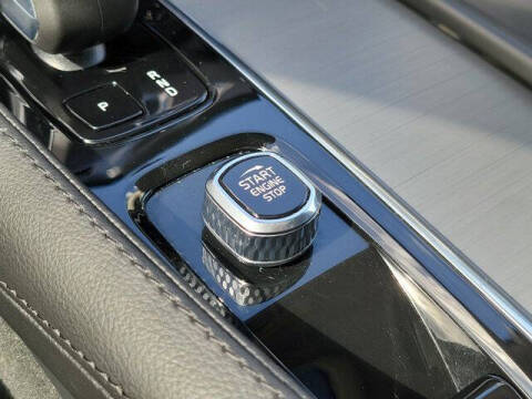 2023 Volvo XC90 B5 Core